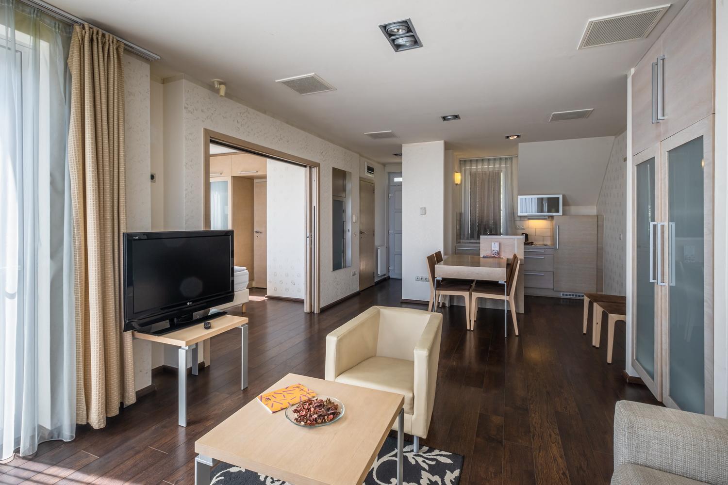 Echo Residence All Suite Hotel Tihany Exterior photo