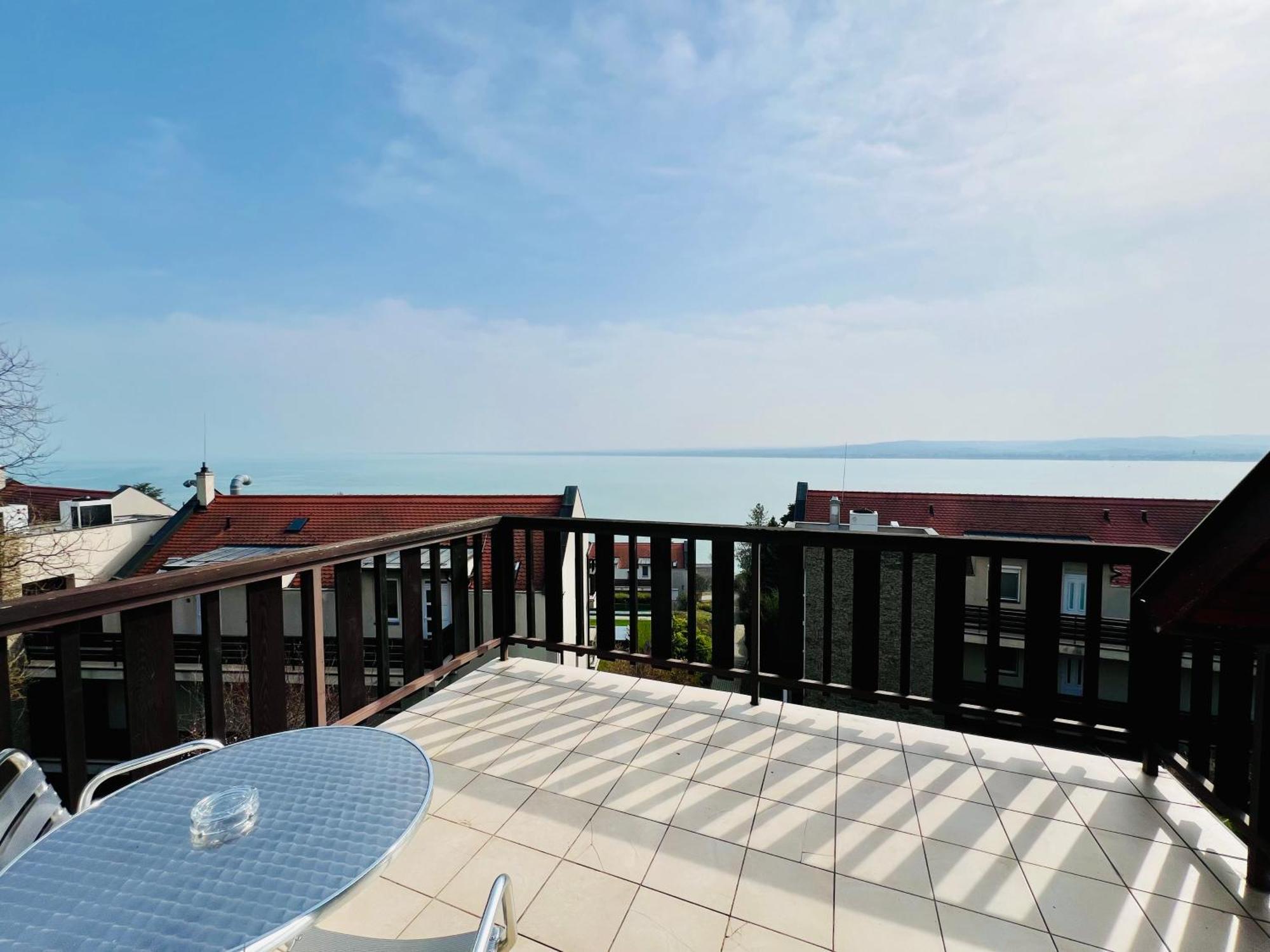 Echo Residence All Suite Hotel Tihany Exterior photo
